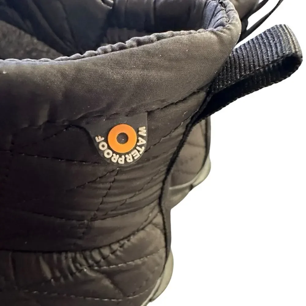 BOGS Snowday ll Black Quilted Short Boots Waterproof Size 7